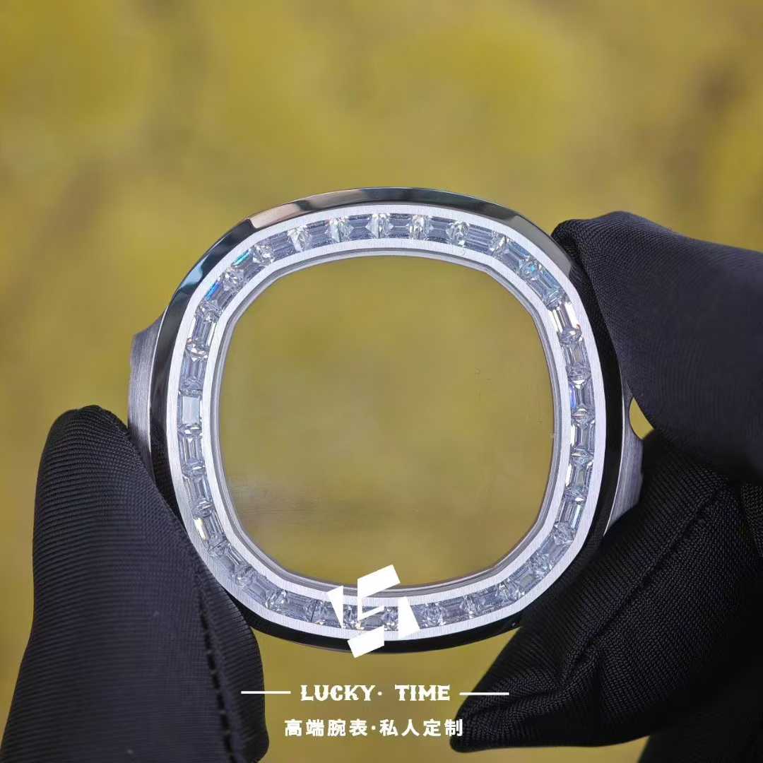 Lucktime-Comparison: Patek Philippe Nautilus 5724G – Market Moissanite Bezel vs. German D‑Color Moissanite Bezel